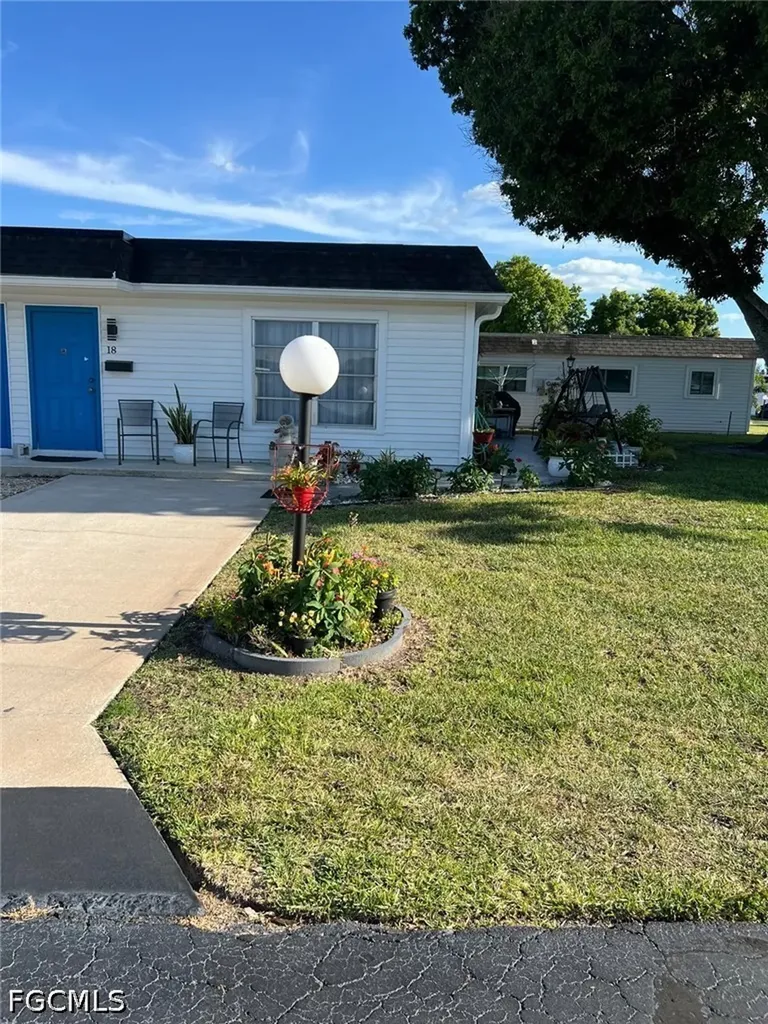 18 Hamlin Court Lehigh Acres FL 33936
