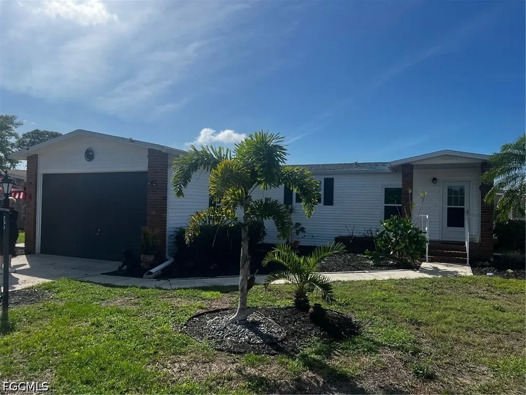 19795 Frenchmans Court North Fort Myers FL 33903