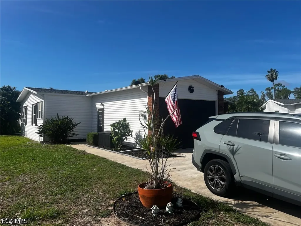 19795 Frenchmans Court North Fort Myers FL 33903