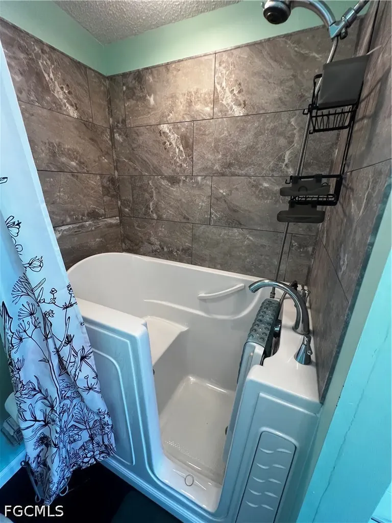 19795 Frenchmans Court North Fort Myers FL 33903