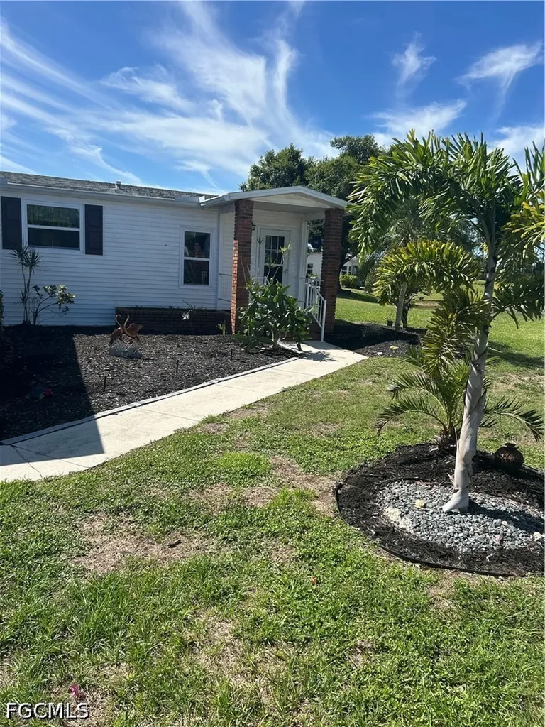 19795 Frenchmans Court North Fort Myers FL 33903