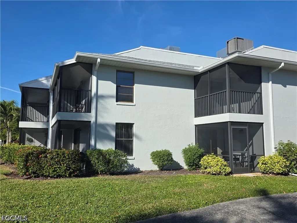7105 Quail Run Court W Fort Myers FL 33908