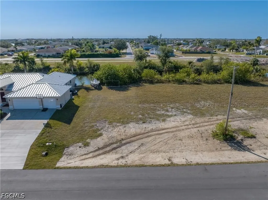 914 NE 23rd Terrace Cape Coral FL 33909
