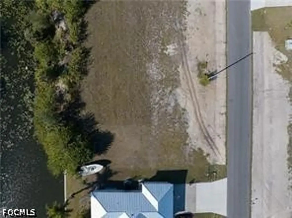 914 NE 23rd Terrace Cape Coral FL 33909