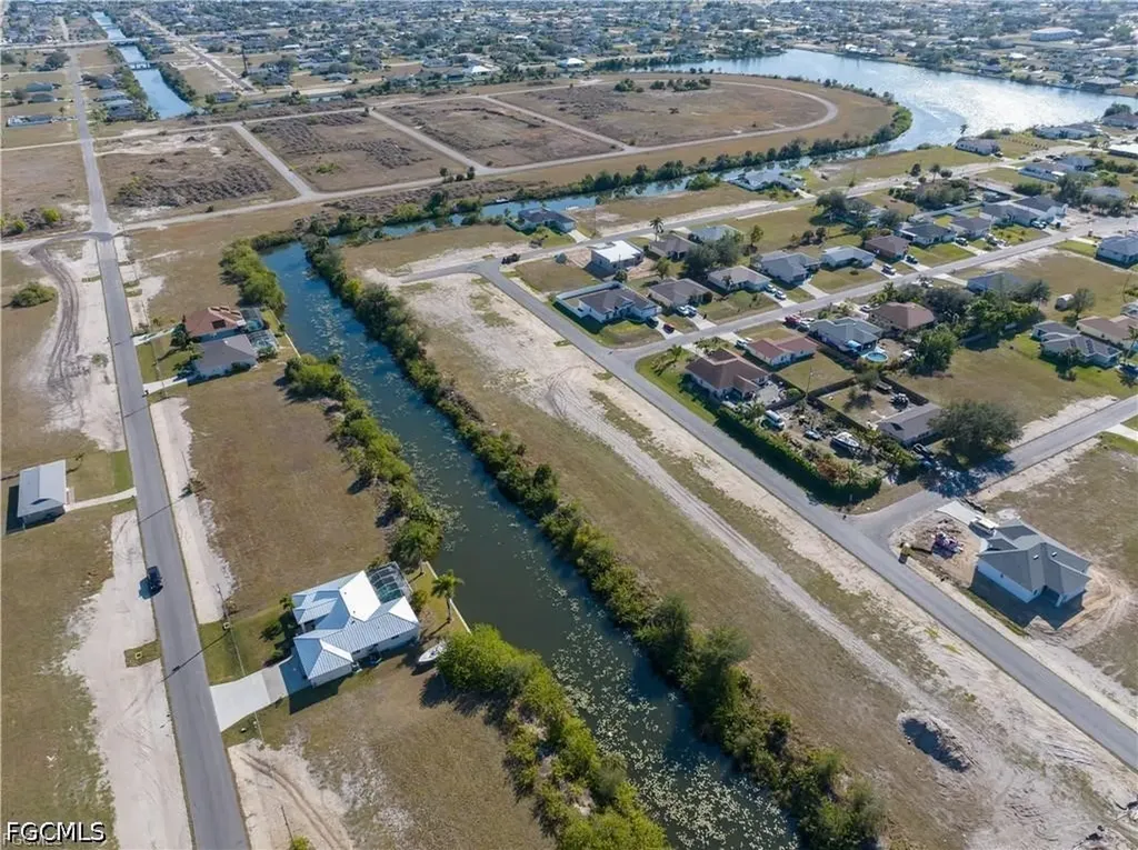 914 NE 23rd Terrace Cape Coral FL 33909