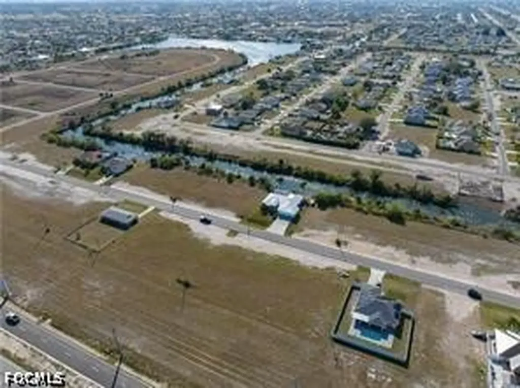 914 NE 23rd Terrace Cape Coral FL 33909