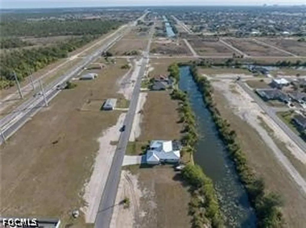 914 NE 23rd Terrace Cape Coral FL 33909