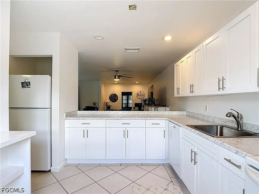 4293 Island Circle Fort Myers FL 33919