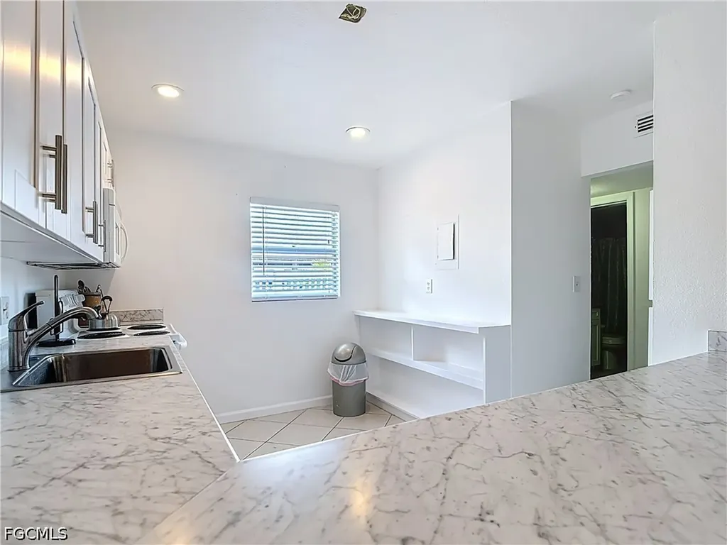 4293 Island Circle Fort Myers FL 33919