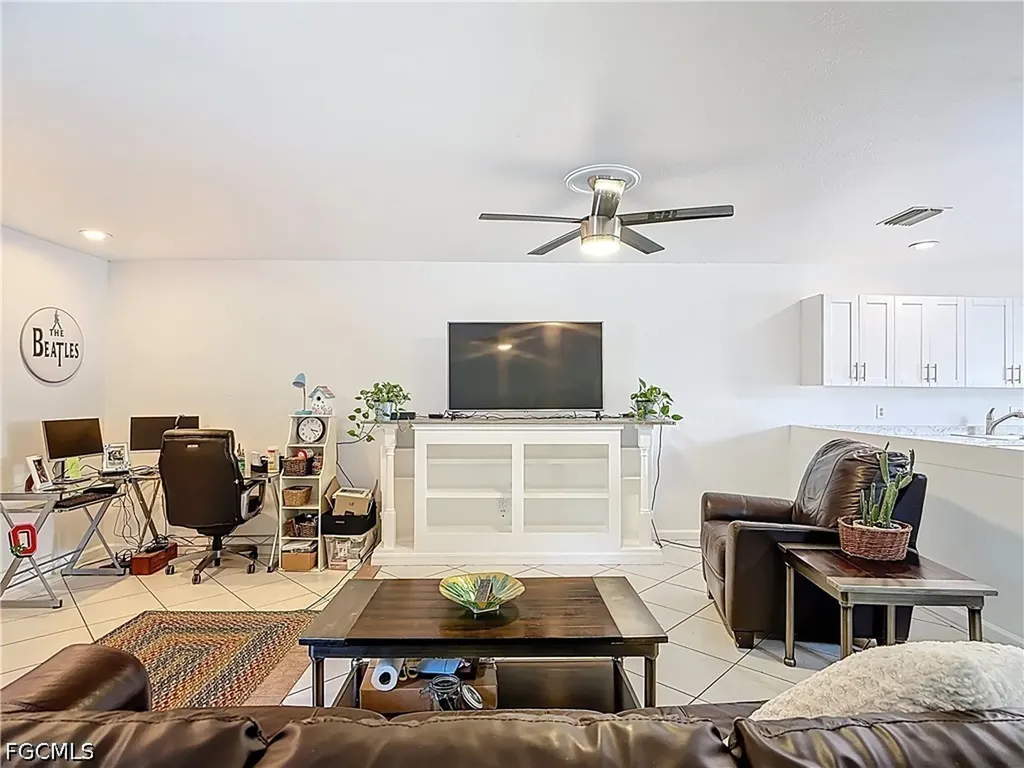 4293 Island Circle Fort Myers FL 33919