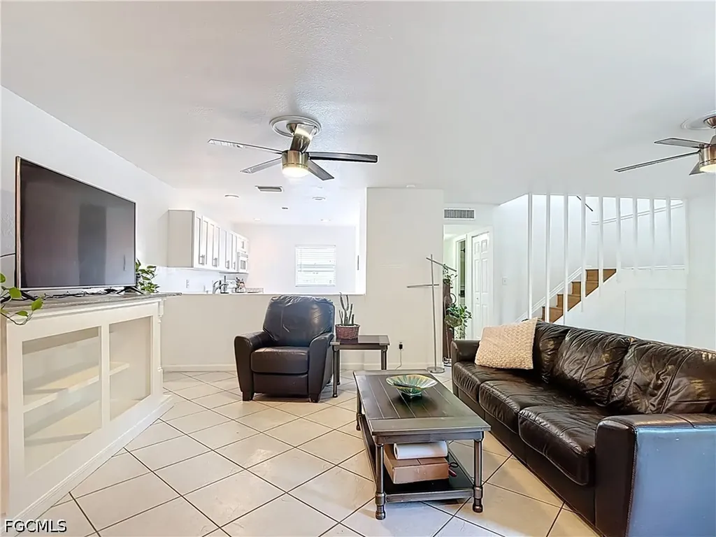 4293 Island Circle Fort Myers FL 33919