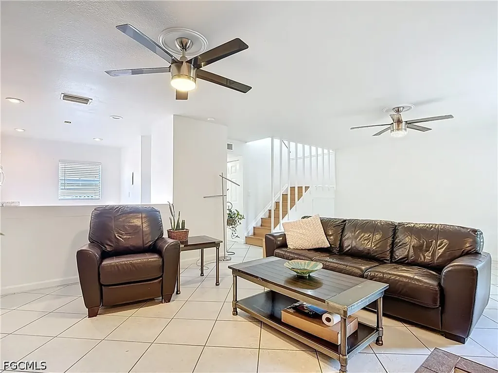 4293 Island Circle Fort Myers FL 33919