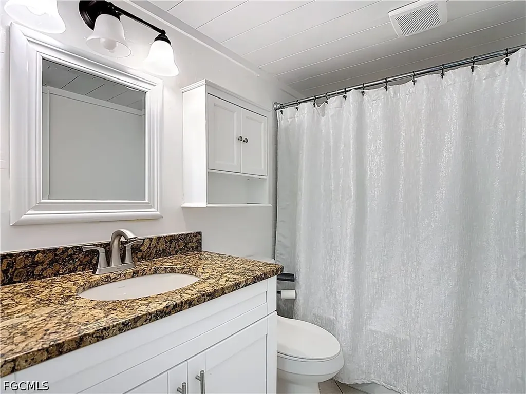 4293 Island Circle Fort Myers FL 33919