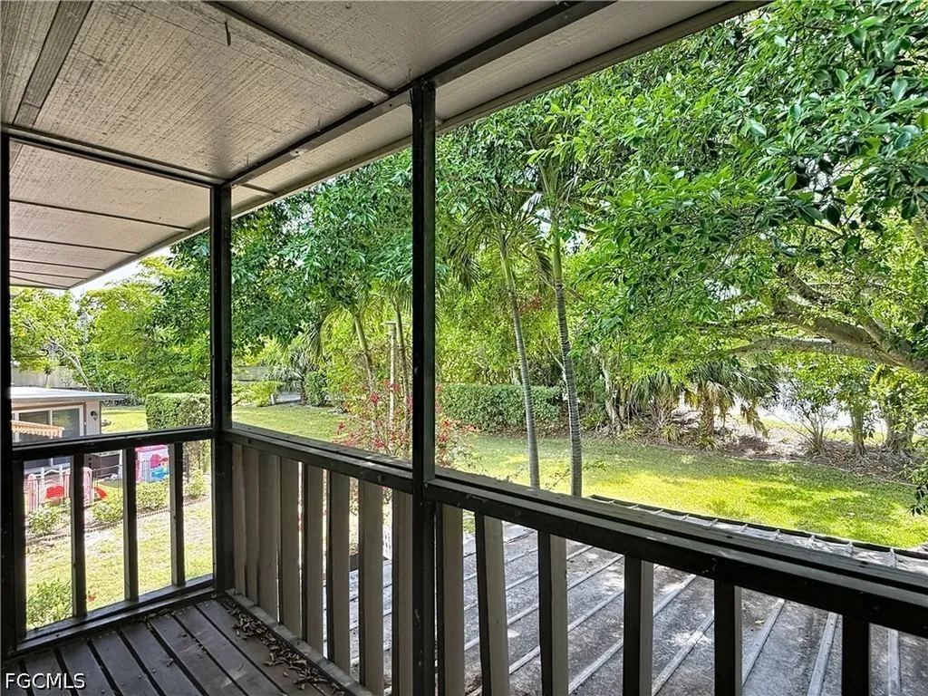 4293 Island Circle Fort Myers FL 33919