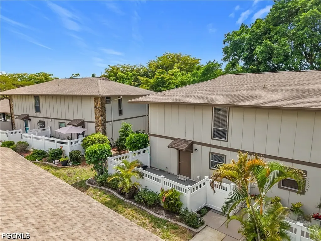 4293 Island Circle Fort Myers FL 33919