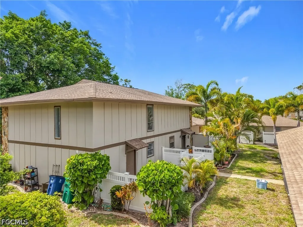 4293 Island Circle Fort Myers FL 33919