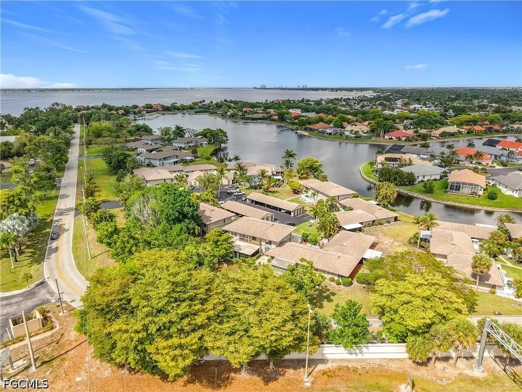 4293 Island Circle Fort Myers FL 33919
