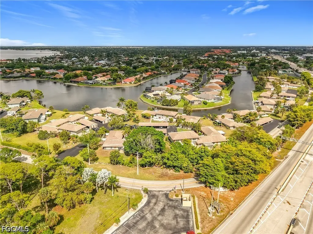 4293 Island Circle Fort Myers FL 33919