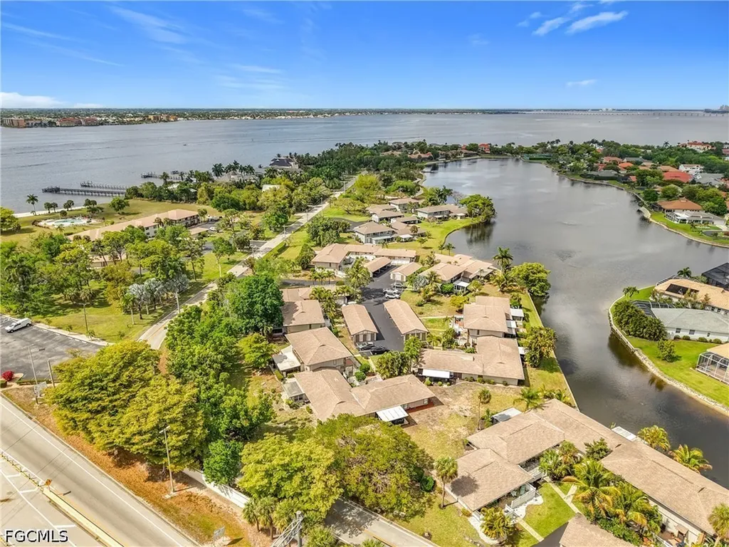 4293 Island Circle Fort Myers FL 33919