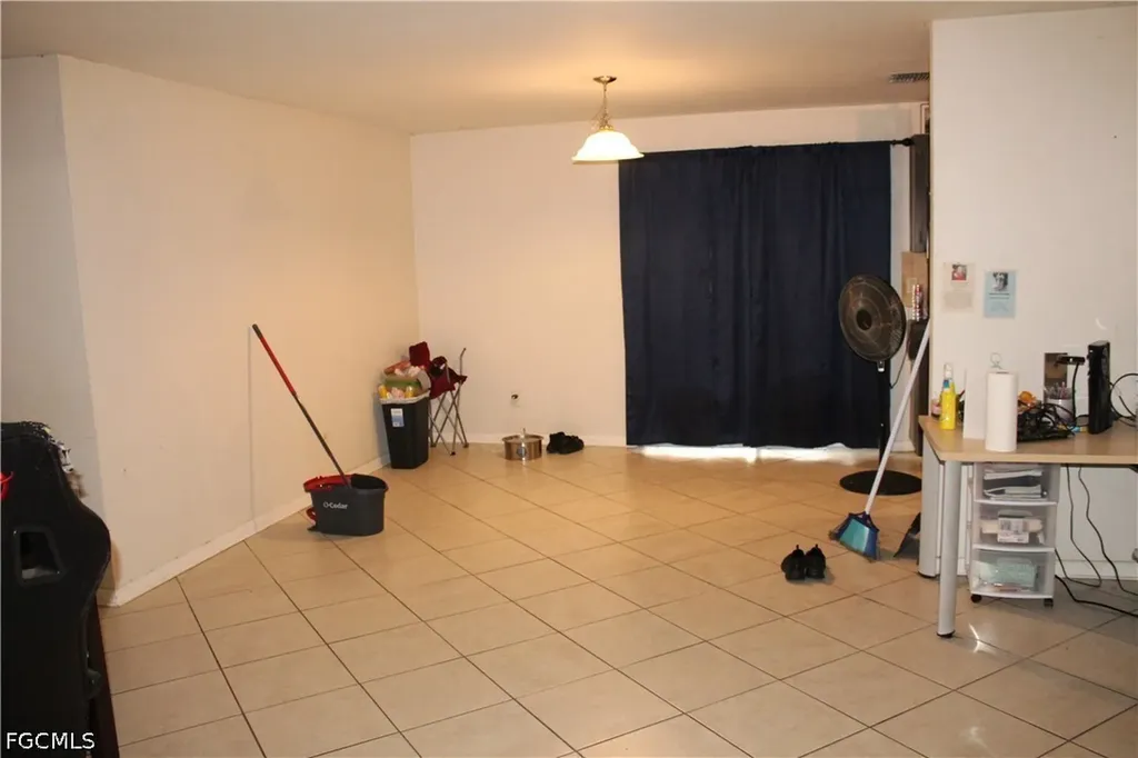 2616 SE 16th Place Cape Coral FL 33904