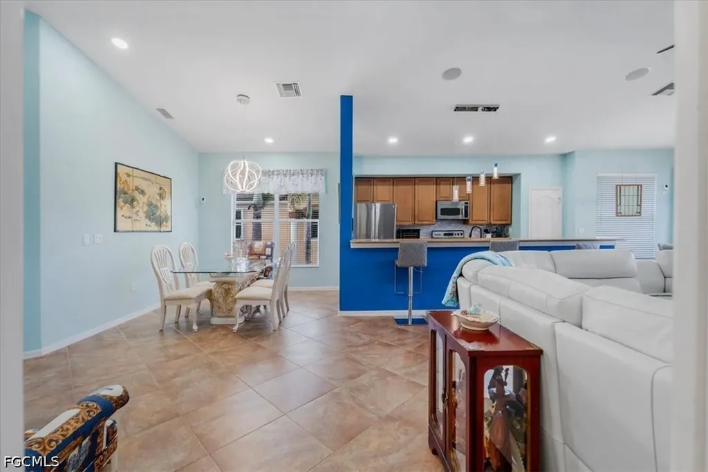 3160 Sea Trawler Bend North Fort Myers FL 33903