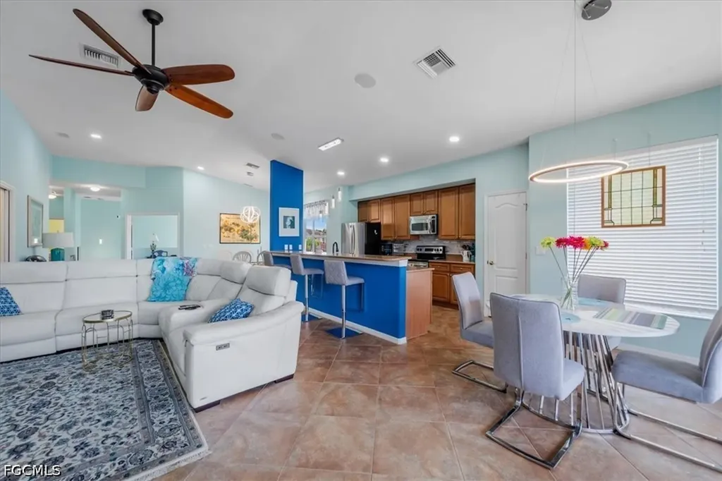 3160 Sea Trawler Bend North Fort Myers FL 33903