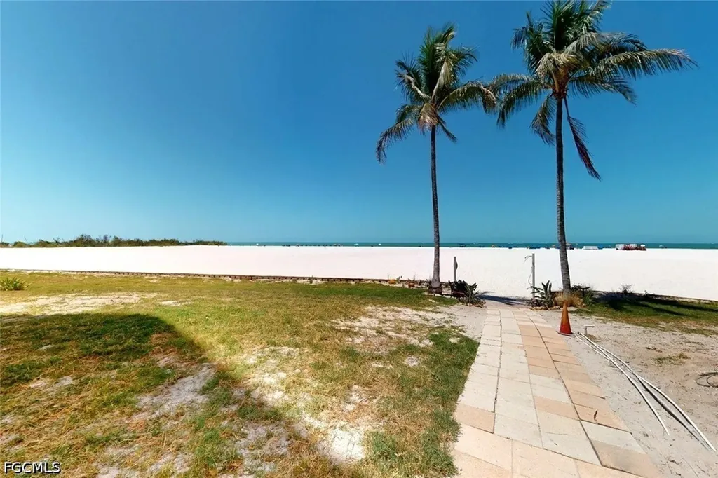 Fort Myers Beach FL, 6660 Estero Boulevard, Unit 105