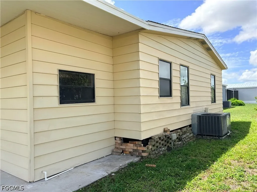 3053 Artesian Lane North Fort Myers FL 33917