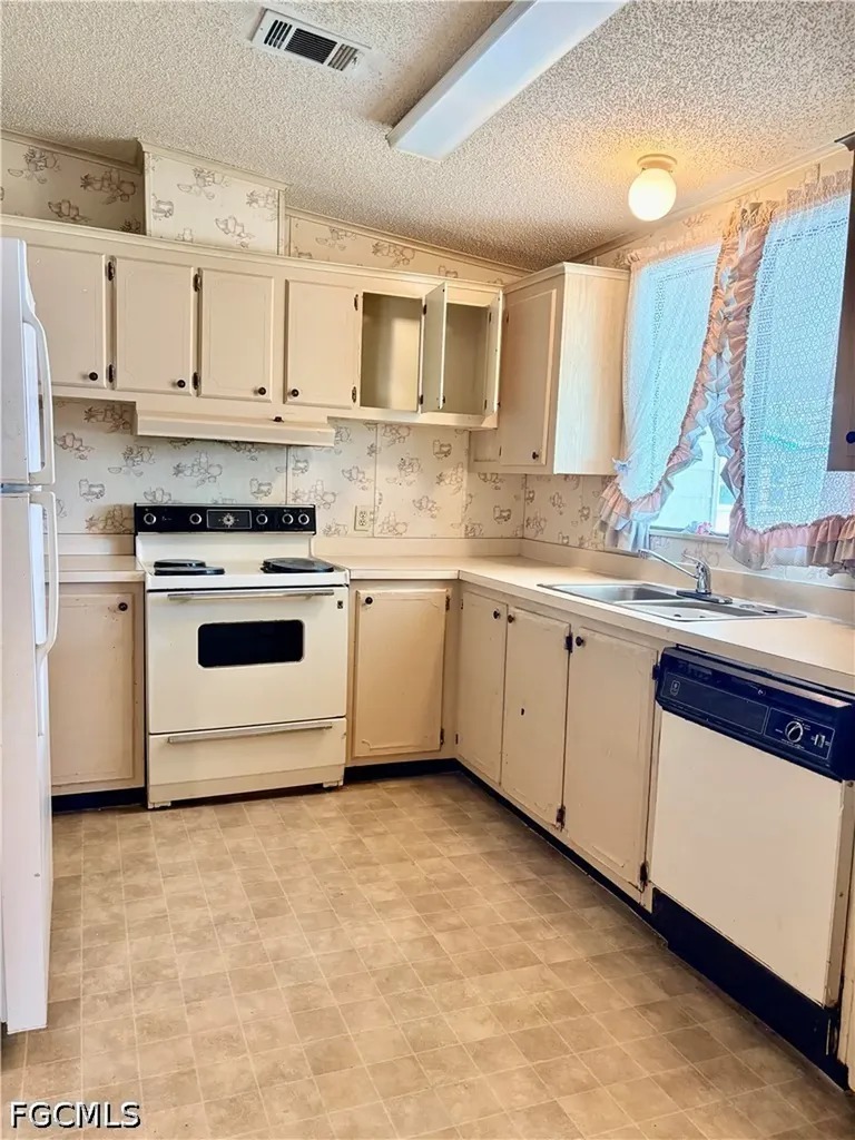 3053 Artesian Lane North Fort Myers FL 33917