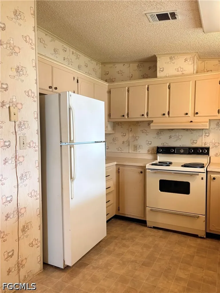 3053 Artesian Lane North Fort Myers FL 33917