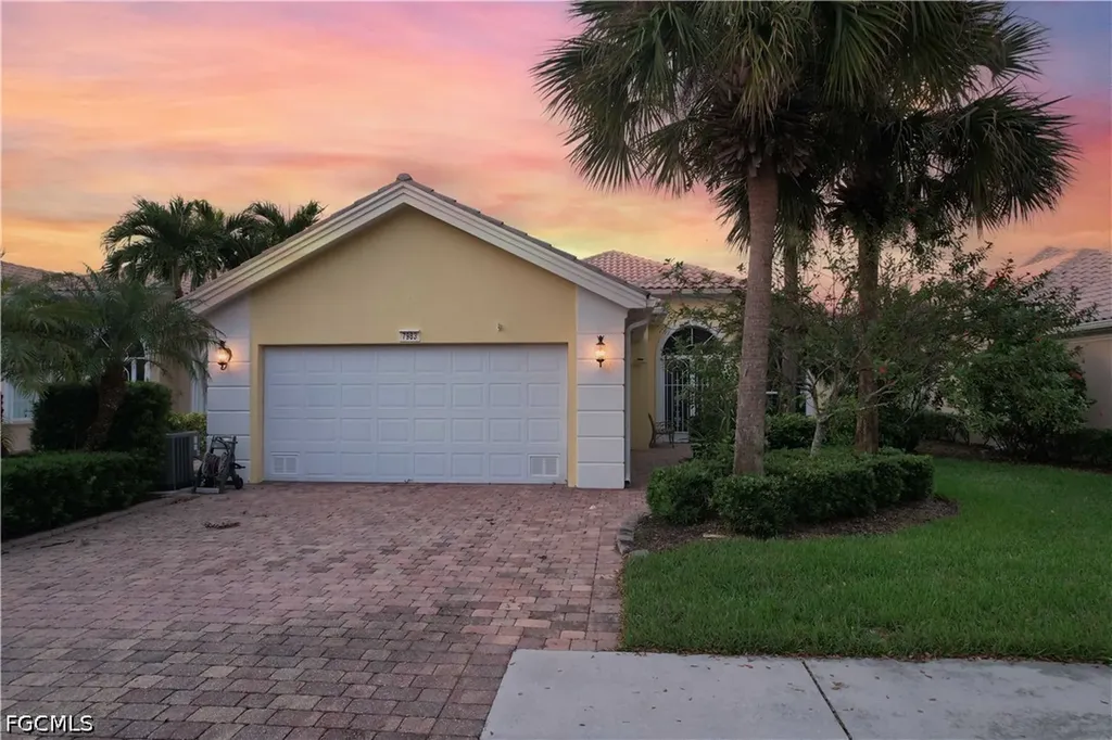 7983 Valentina Court Naples FL 34114
