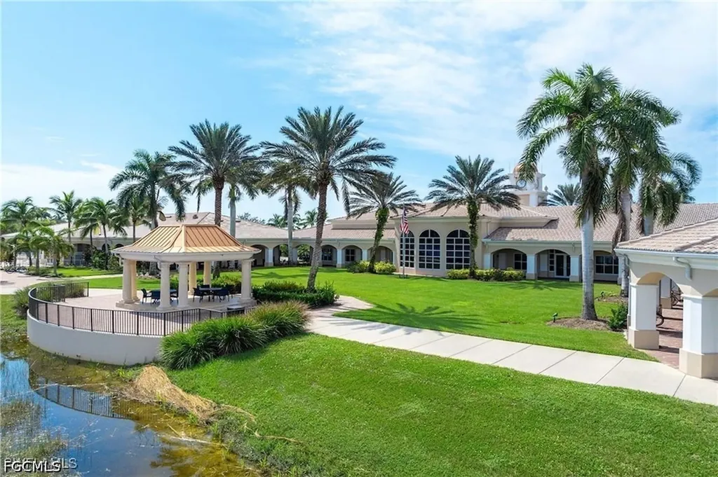 7983 Valentina Court Naples FL 34114