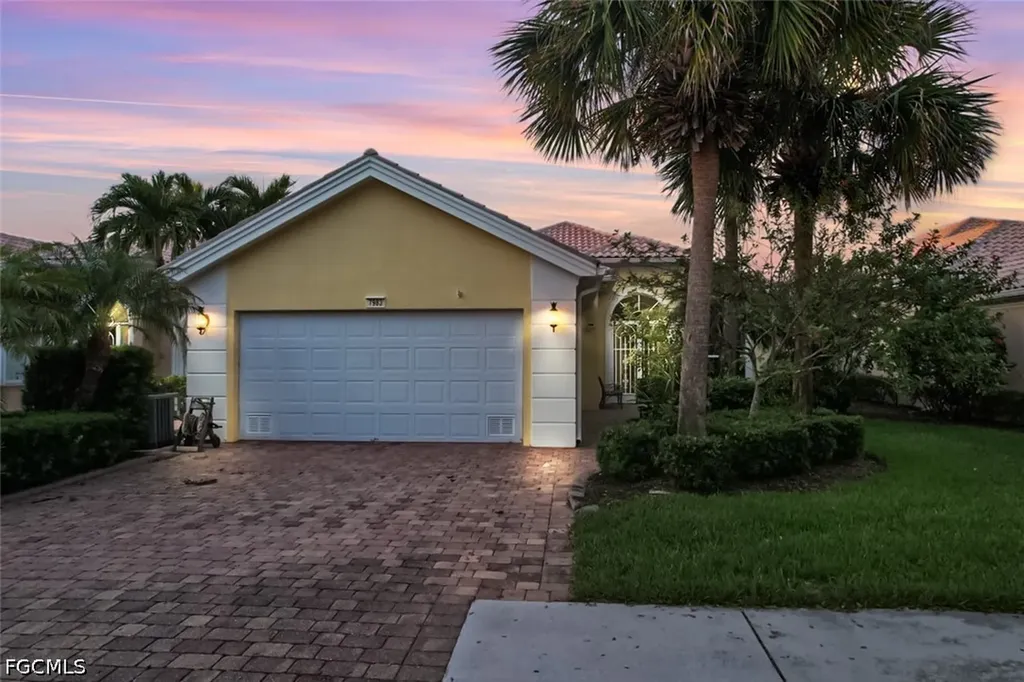 7983 Valentina Court Naples FL 34114