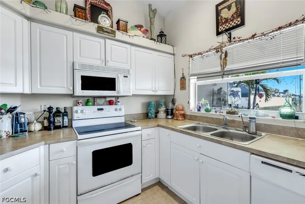 1020 Diplomat Parkway W Cape Coral FL 33993