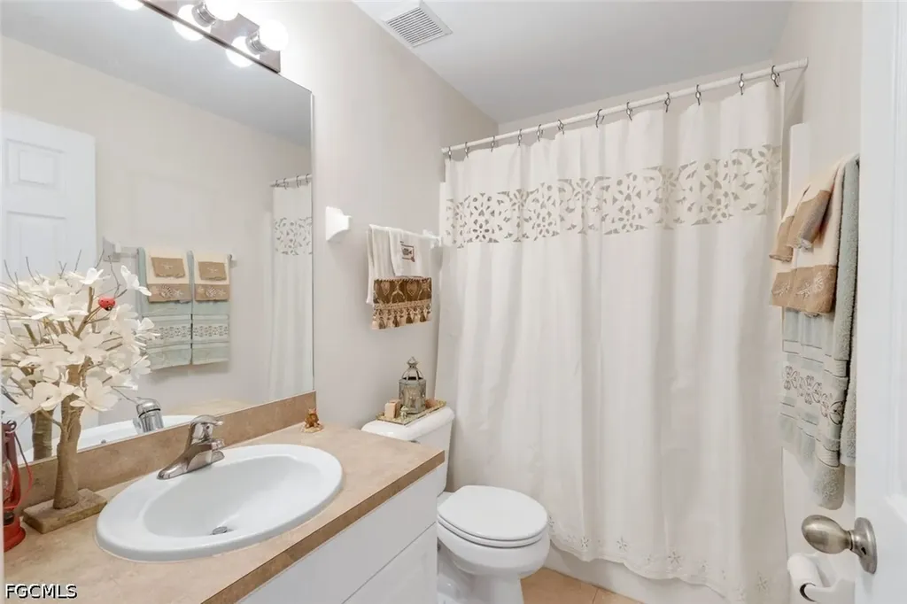 1020 Diplomat Parkway W Cape Coral FL 33993