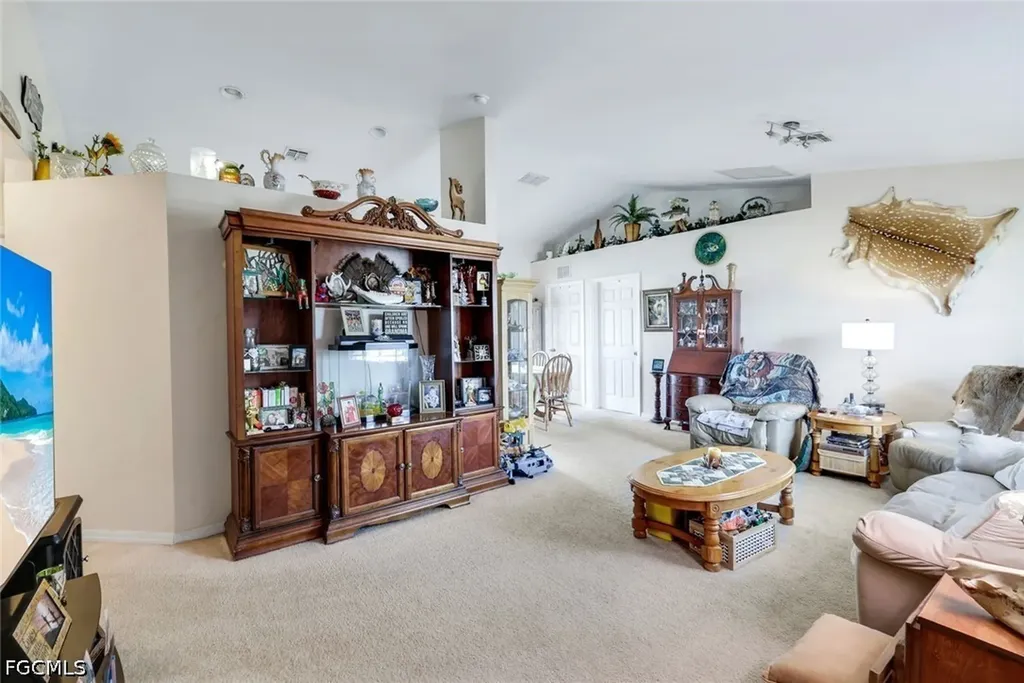 1020 Diplomat Parkway W Cape Coral FL 33993