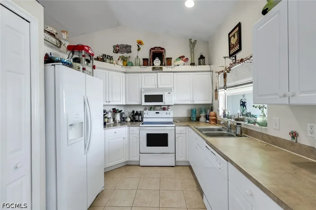 1020 Diplomat Parkway W Cape Coral FL 33993