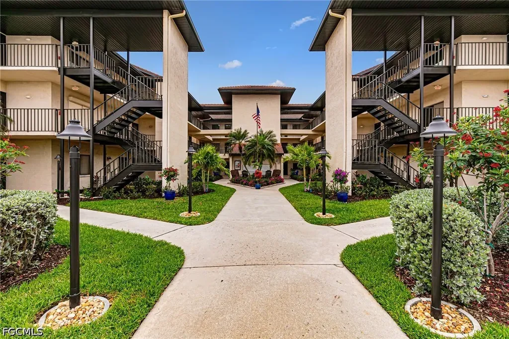 Fort Myers FL, 11460 Caravel Circle, Unit 5018