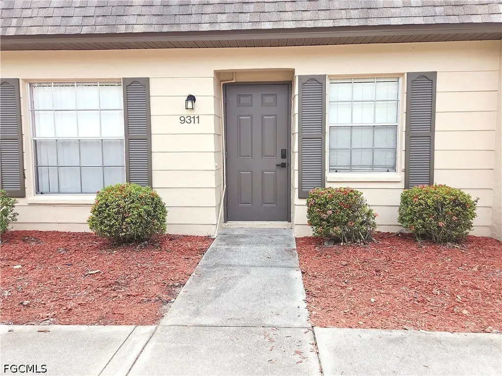 9311 Lennex Lane Fort Myers FL 33919