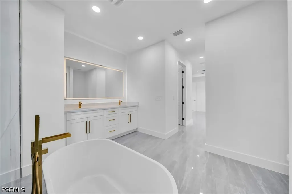 3237 NW 21st Street Cape Coral FL 33993