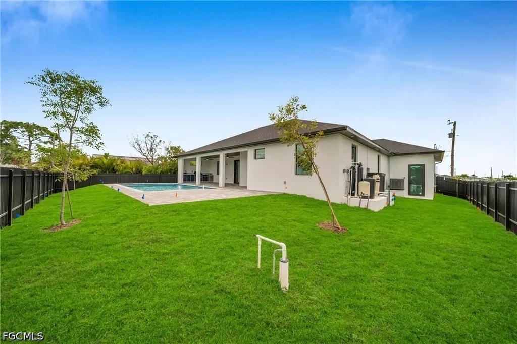 3237 NW 21st Street Cape Coral FL 33993