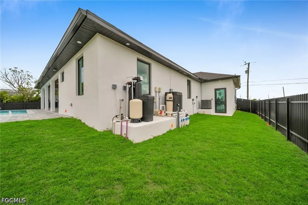 3237 NW 21st Street Cape Coral FL 33993