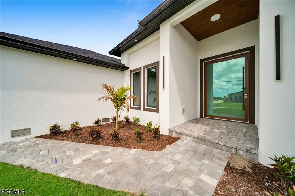 3237 NW 21st Street Cape Coral FL 33993