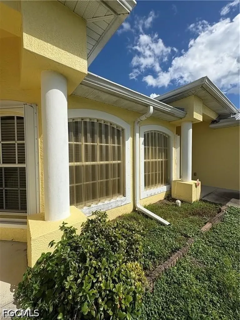 4519/4521 SW 7th Place Cape Coral FL 33914
