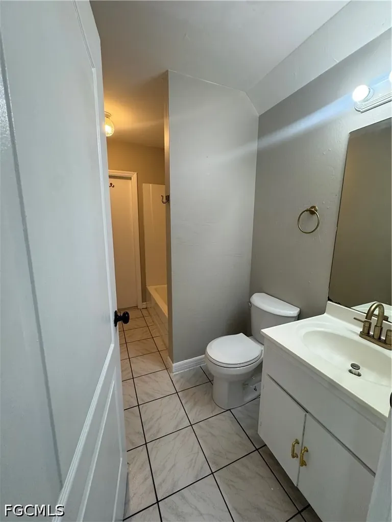 1700 NE 12th Street Cape Coral FL 33909