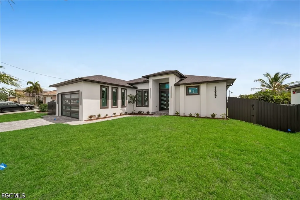 1237 NW 37th Avenue Cape Coral FL 33993