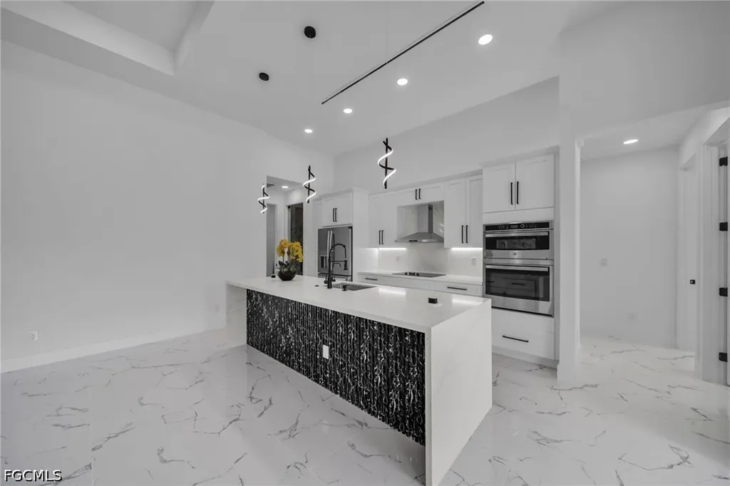 1237 NW 37th Avenue Cape Coral FL 33993
