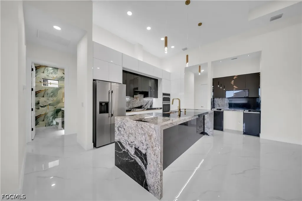 2026 Santa Barbara Boulevard N Cape Coral FL 33993