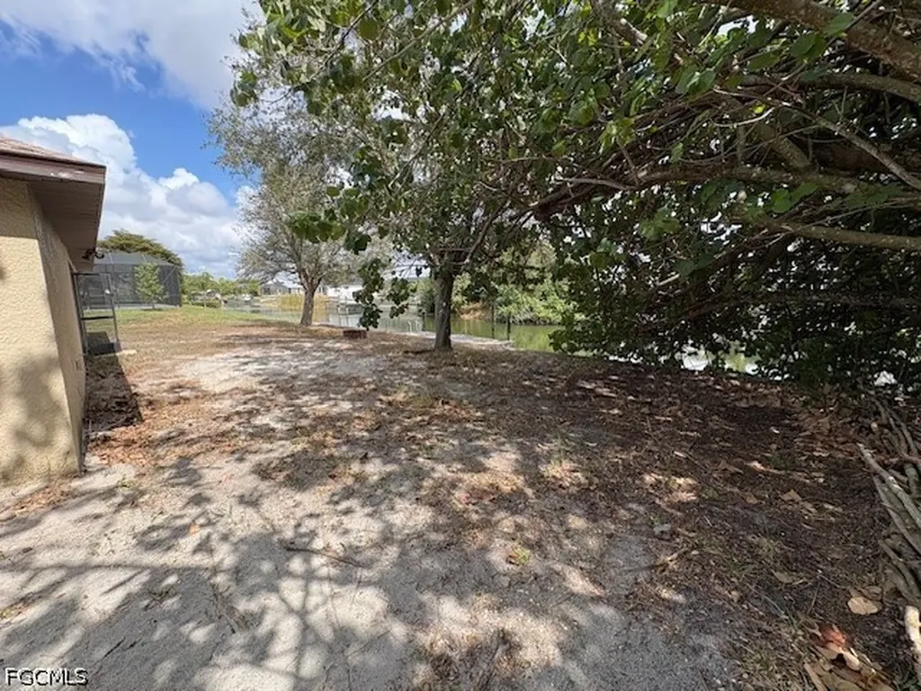 307 SE 1st Place Cape Coral FL 33990
