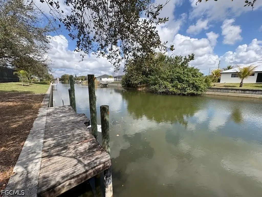 307 SE 1st Place Cape Coral FL 33990